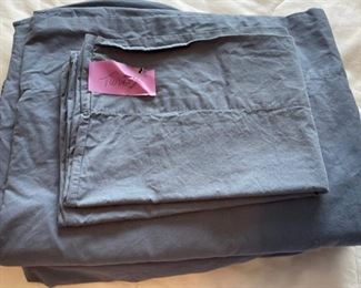 HALF OFF! $6.00 NOW, WAS $12.00......................Twin Sheet Set (H301)