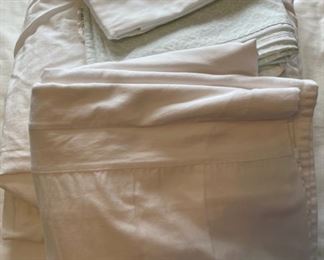 HALF OFF! $4.00 NOW, WAS $12.00......................Pillow Cases and Misc Sheets (H299)