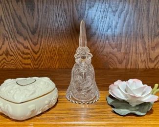 HALF OFF! $6.00 NOW, WAS $12.00....................Glassware (H261)