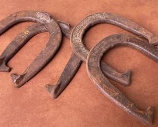 CLEARANCE ! $4.00 NOW, WAS $16.00..................Large Horse Shoes (H434)