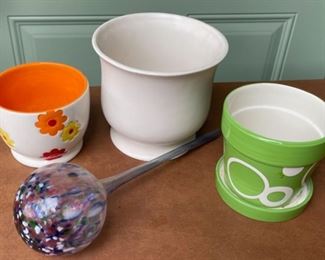 $6.00..............Flower Pots and more (H427)