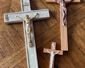 REDUCED! $9.00 NOW, WAS $12.00..................3 Crucifixes (H387)