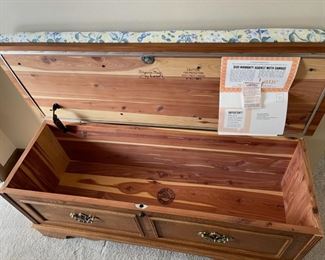 Inside View: Lane Cedar Chest (H381)