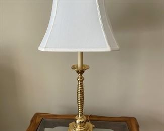 CLEARANCE ! $4.00 NOW, WAS $20.00................Pretty Brass Lamp (H382)