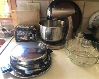 I googled it and Ultron is voiced by James Spader! No wonder you kind of root for him