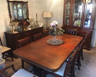 Duncan Phyfe Dining Table/8 chairs
