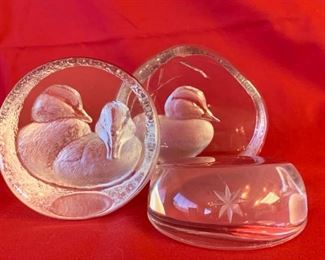 011 Mats Jonasson Swedish Crystal Sculptures