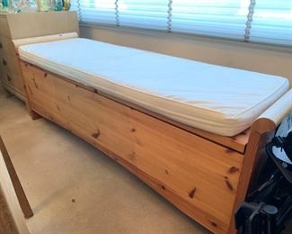 018 Pine Storage Bench