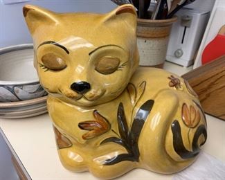 040 LA Potteries Cat Cookie Jar