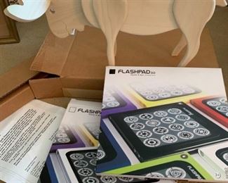 083 2 Flashpads Wood Candy Dispenser