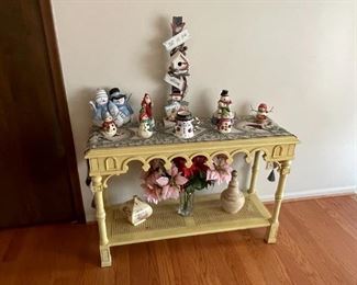 . . . another nice sofa table