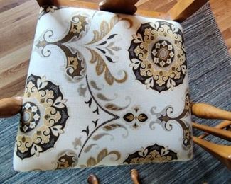 Ethan Allen Dining Room Set with 2 leaves