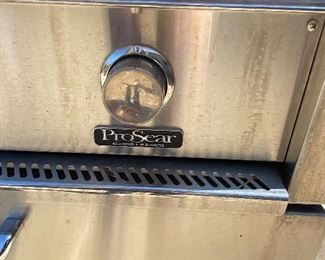 LYNX  PROSEAR 3 BURNER RETAIL WAS $4000!! YIKES! OUR PRICE IS A FRACTION!   NATURAL GAS!