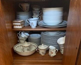 China, service for 16