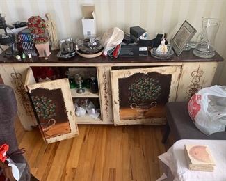 A Painted Server ( BiFold Doors )