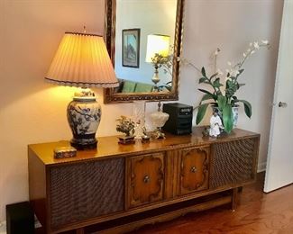 Large and in charge RCA Victor console.