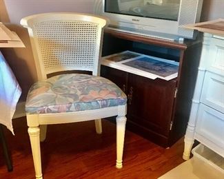 This bedroom set is by Henredon Furniture