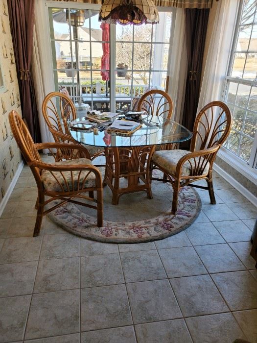 Raritan Glass Top Table 51" round with 4 chairs