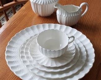 Spode - Copeland  - "Chelsea Wicker" 11 place settings with serving plates