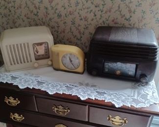 Vintage radios & clock