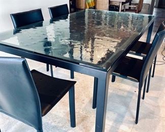 Bubble Glass on Metal Base - 6 Chairs