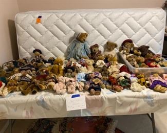 Collection of bears BOYS