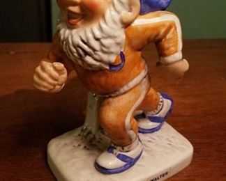 Vintage Goebel "Walter Runner"