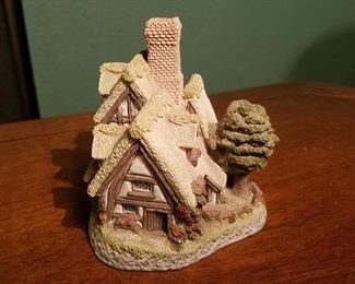 Vintage David Winter Cottage "Pilgrims Rest"