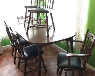 Early American Colonial Dining Set