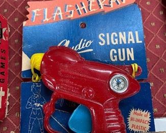 Arliss Flasheray Audio Signal Gun