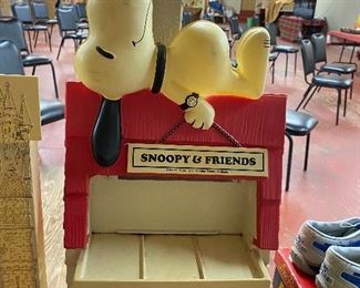 Rare Snoopy & Friends Figural Watch Display