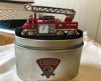 Fossil Fire Truck Desk Clock. Novelty Fire Engine LE Collectible $25 NIB (Photo 1/4)