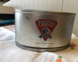 Fossil Fire Truck Desk Clock. Novelty Fire Engine LE Collectible $25 NIB (Photo 4/4)