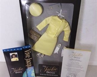 The Franklin Mint - The Jackie Doll Accessories - Vive Jacqui! Dress - With Certificate of Authenticity