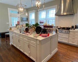 KITCHEN FULL OF PRETTY THINGS