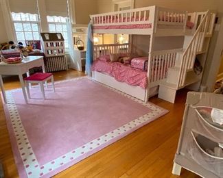 CHILDS ROOM WITH RUG AND DREAMY BUNK/TRUNDLE BED SET