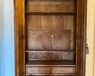 INSIDE WARDROBE SUITABLE FOR TV CABINET