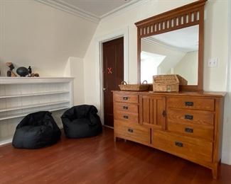 DRESSERS AND MIRRORS