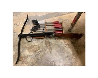 Barnett Wildcat Veloci-Speed R Class Crossbow w/ 5 Bolts