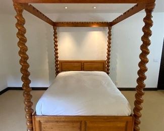Impressive Solomonic Twist Canopy Bed w/Ball Crown - GR 4. Available ONLINE ONLY @ www.scavengersparadise.com Please read all Terms & Conditions before purchasing.