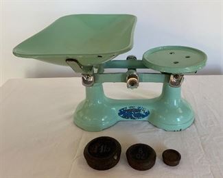 Vintage Mint Green Enamel Scale K6. Available ONLINE ONLY @ www.scavengersparadise.com Please read all Terms & Conditions before purchasing.