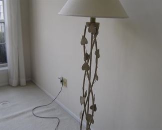 FLOOR LAMP