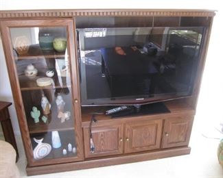 ENTERTAINMENT STAND AND TV