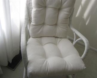 WICKER ROCKER