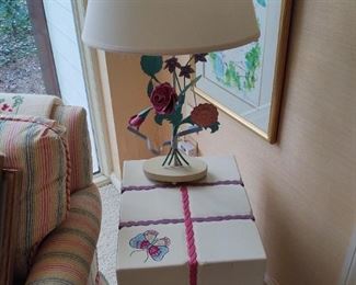 Elegant Lamp & Table