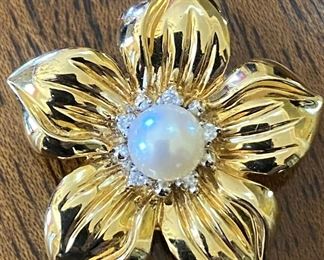 14K gold leaf pearl and diamond pin