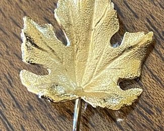 14 K gold oak leaf pin