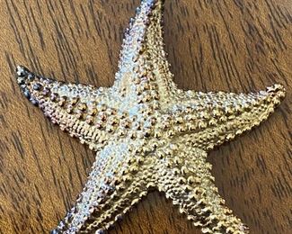 14K gold starfish pin