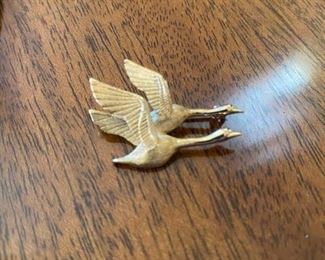 14K gold flying geese pin