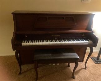 Beautiful piano Piano $300